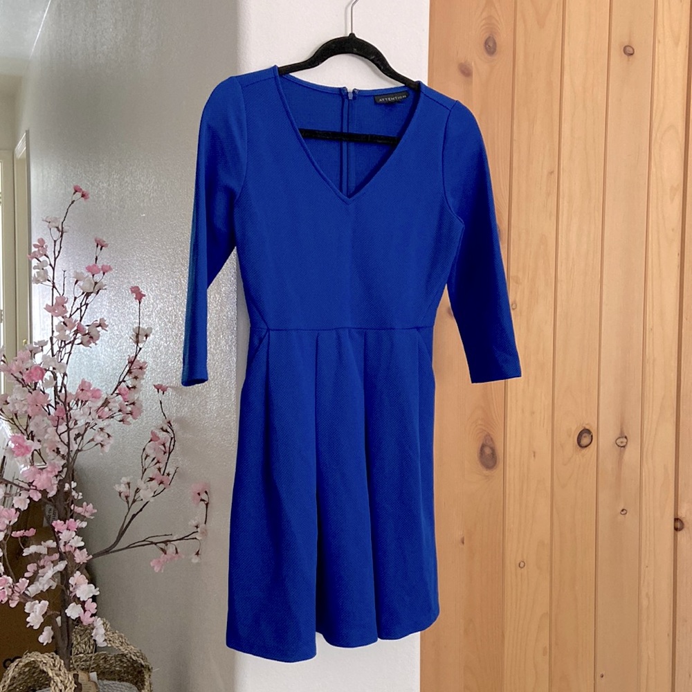 Super flattering half sleeve mini dress! Sophisticated and preppy looking